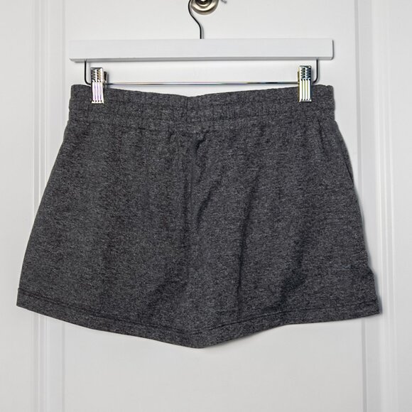 Vuori Halo Performance Short 2.25" - M Heather Grey - Picture 2 of 6